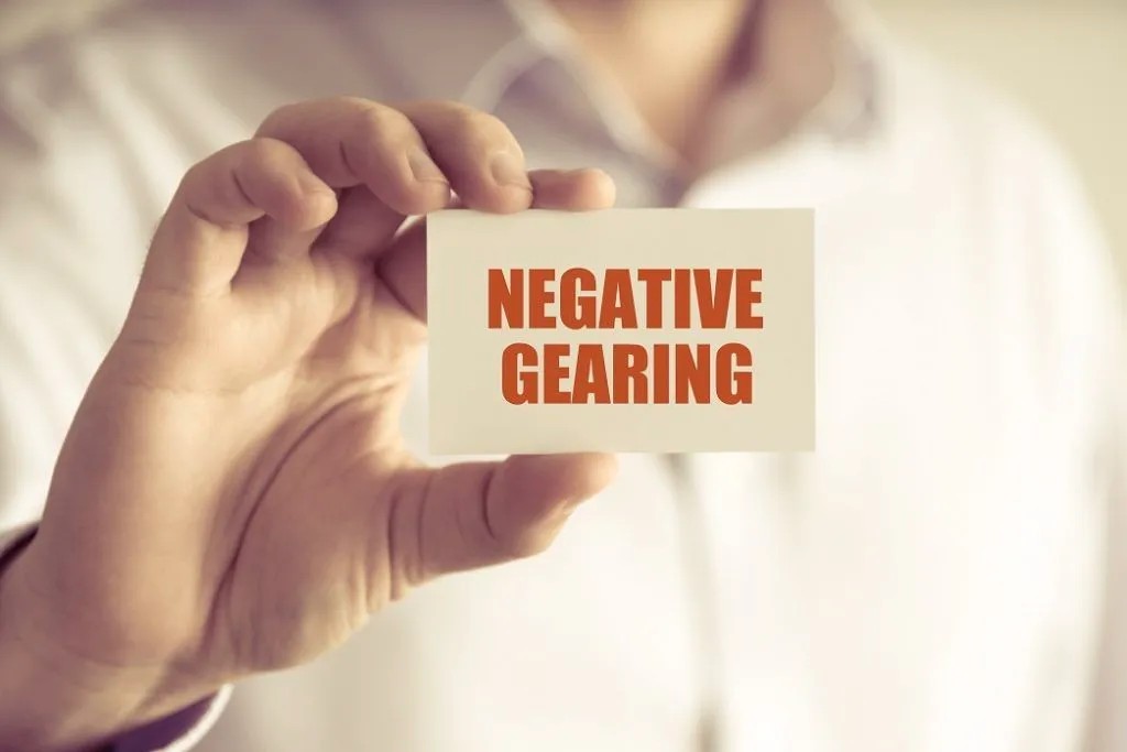 how does negative gearing work